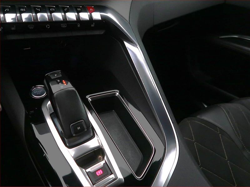 Peugeot 3008 (2017) GT Line 2.0 BlueHDi, Automat - fotka 11 z 14