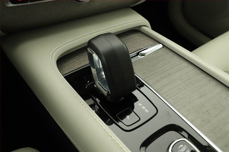 Volvo XC90 (2023) B5 AWD - fotka 10 z 19