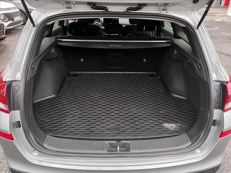 Hyundai i30 1,5 TGDI WG STYLE SAFETY - fotka 9 z 17
