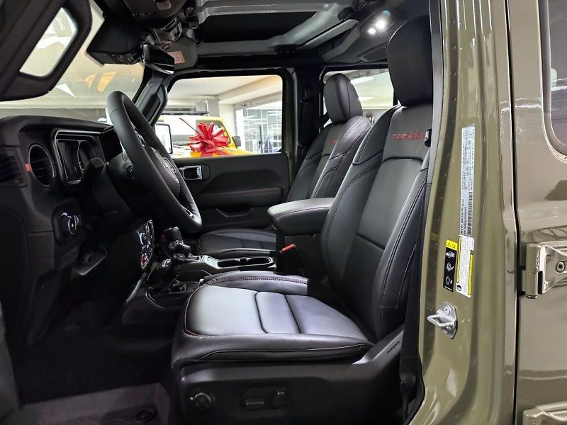 Jeep Wrangler (2026) Unlimited 3,6 V6 290k AT8 Rubi - fotka 12 z 24