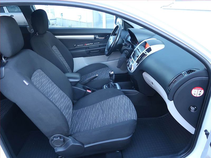 Kia Ceed (2009) 1.4 CVVT, Serv.kniha, nová STK - fotka 9 z 16