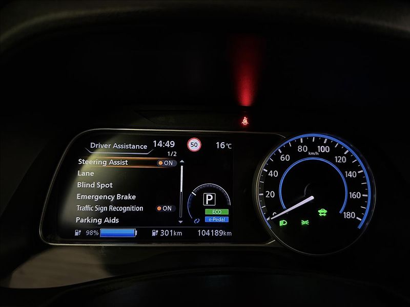 Nissan Leaf N-CONNECTA 160kW 62kWh - fotka 18 z 38