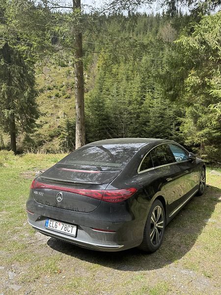 Mercedes-Benz EQE (2023) - fotka 4 z 5