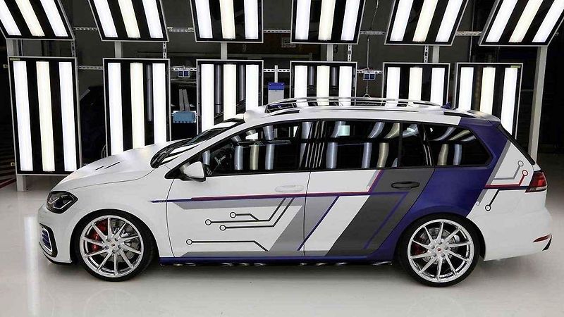 Koncept Volkswagen Golf GTI First Decade.