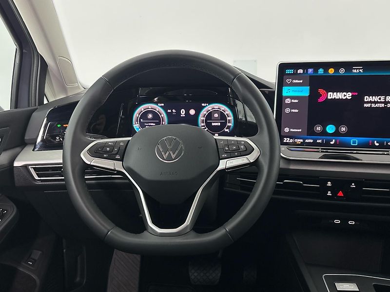 Volkswagen Golf Life DSG - fotka 18 z 29