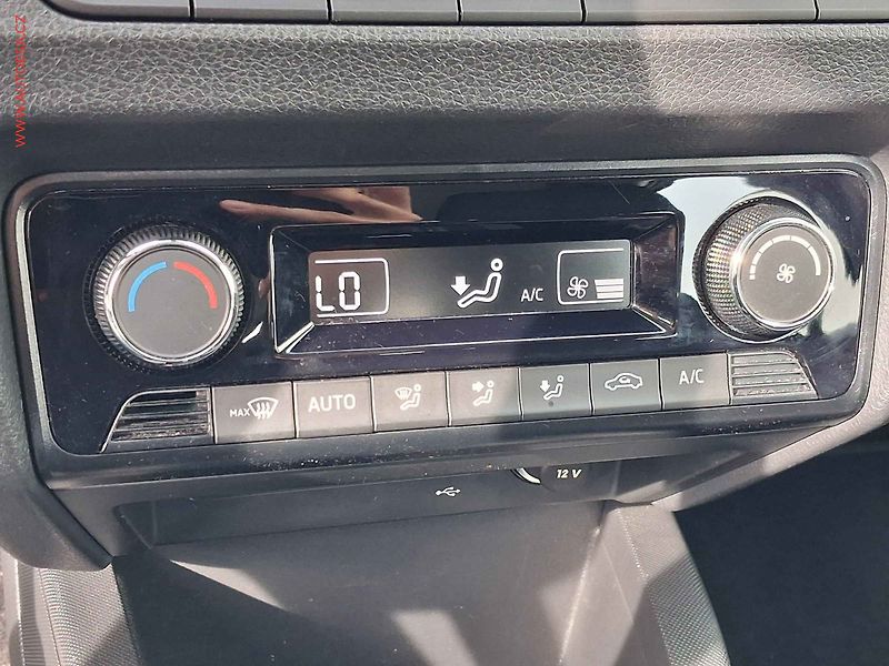 Škoda Fabia (2019) 1.0 TSi, 1.maj,ČR, Style, LED - fotka 14 z 17