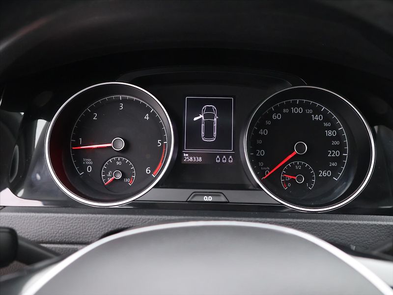 Volkswagen Golf 1,6 TDI 77kW Comfortline CZ - fotka 16 z 30