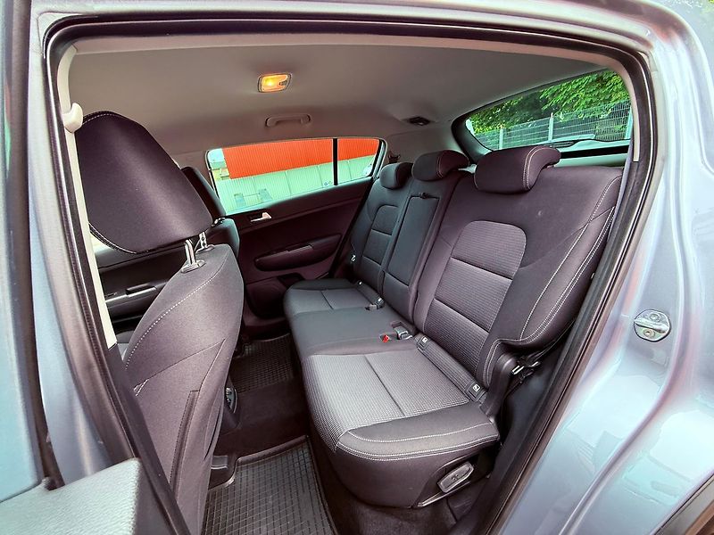 Kia Sportage 1.6 CRDi Exclusiv, ČR, 51 tkm - fotka 11 z 27