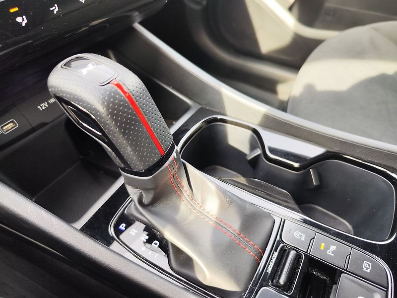 Hyundai Tucson 1.6 T-GDi/110kW N-Line DCT - fotka 25 z 36