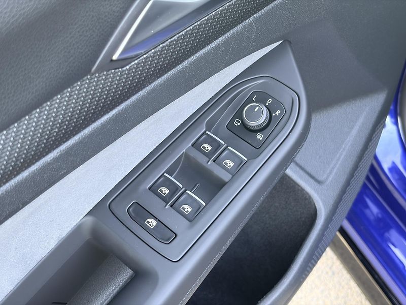 Volkswagen Golf 1.5TSI DSG R-LINE MATRIX PPF - fotka 17 z 58
