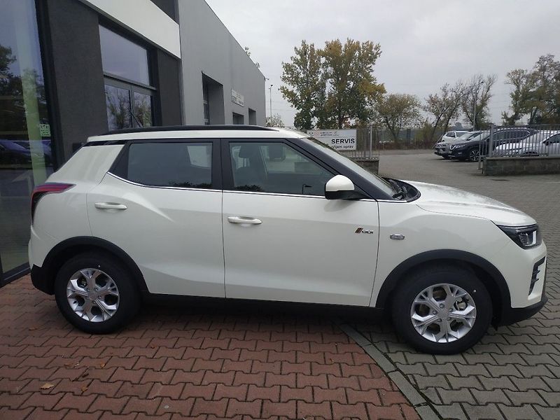 KGM Tivoli 1.5T Style 2WD, MT, SKLADEM - fotka 4 z 31