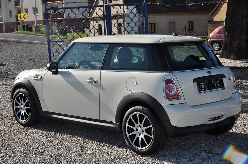 Mini One 1.6i 55kW - fotka 4 z 14