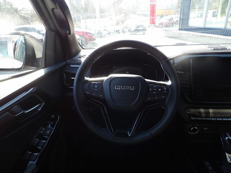 Isuzu D-Max (2026) V-Cross 1.9L 163K 4x4 6st. A/T - fotka 18 z 46