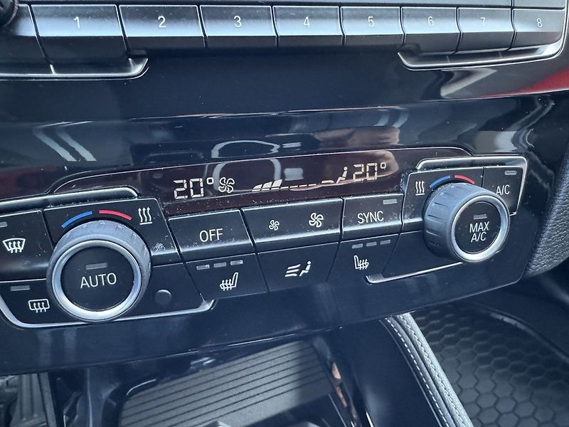 BMW X1 (2020) 2.0d Xdrive Navi 4x4 LED - fotka 15 z 50