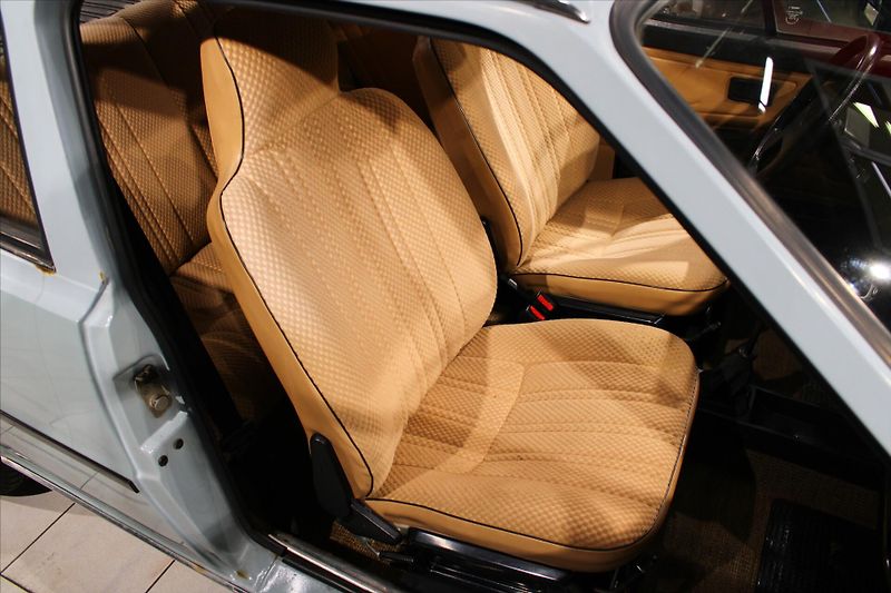 Škoda 130 Rapid 5 Speed 1.Maj / ČSR - fotka 16 z 29