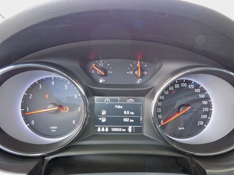 Opel Astra 1.4 Turbo 92kW ST ČR 1maj. - fotka 14 z 27