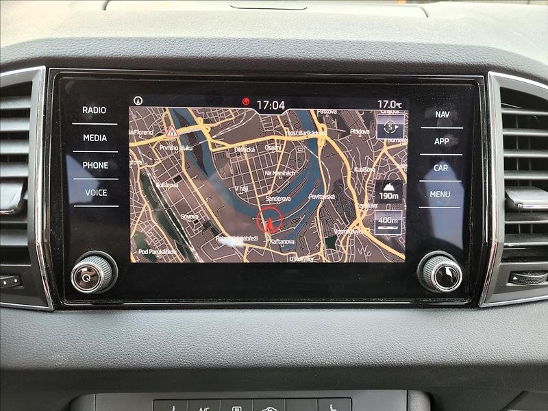 Škoda Karoq 1,6 tdi,navi,výhřev,klima,alu - fotka 26 z 50