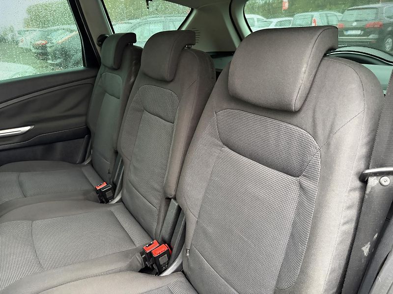 Ford S-MAX - fotka 12 z 20