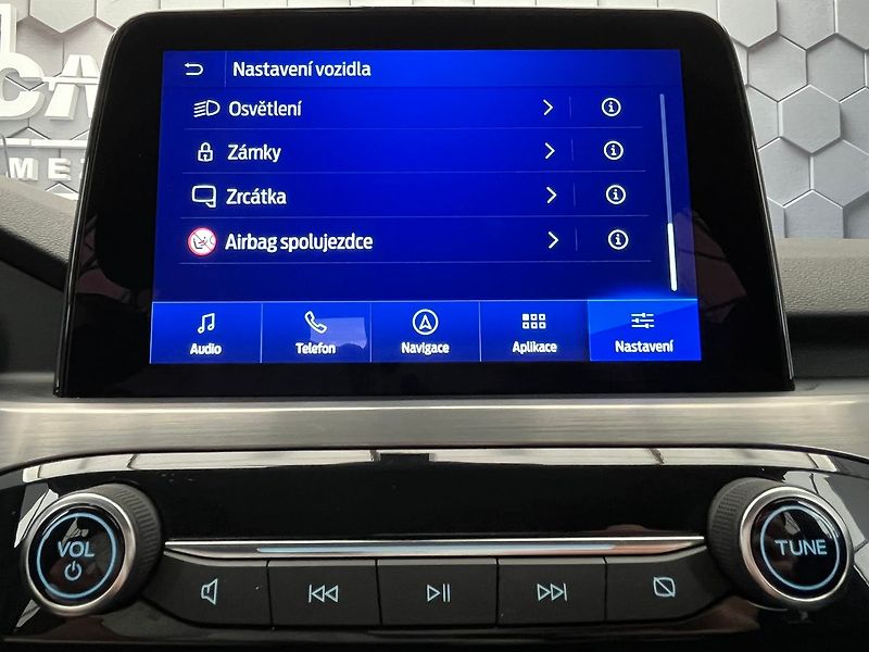 Ford Kuga 2.5 Duratec HEV 4x4 TITANIUM - fotka 55 z 56