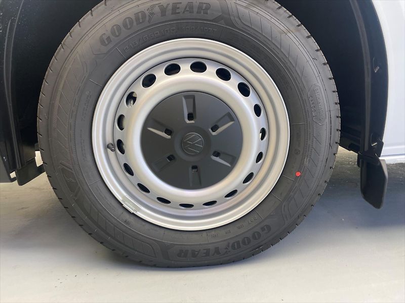Volkswagen Transporter Nový T7 skříň TDI KR - fotka 25 z 26