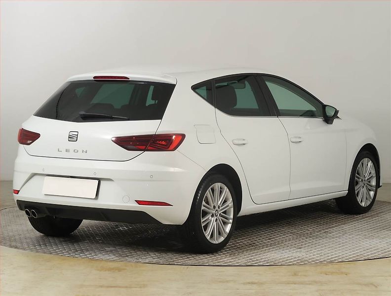 Seat Leon (2020) 1.5 TSI, Kůže, Navi, Tempomat - fotka 5 z 19