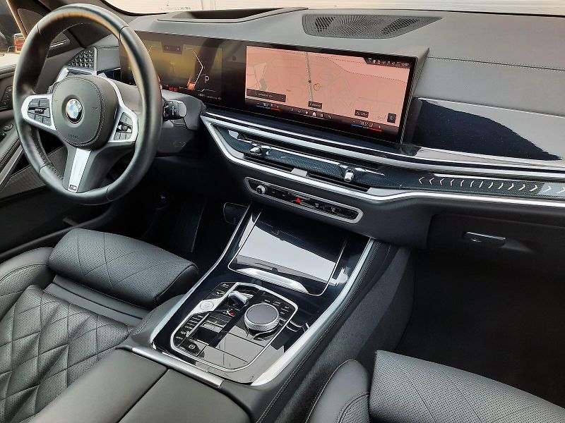 BMW X5 (2024) xDrive 30d M Sport - fotka 16 z 17