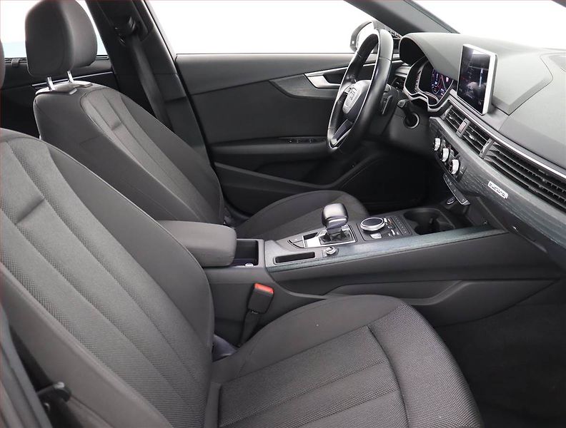 Audi A4 (2016) 2.0 TDI, 4X4, Automat, Navi - fotka 9 z 24