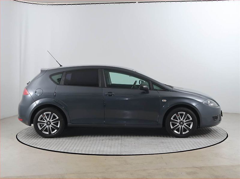 Seat Leon (2008) 1.6, Tempomat - fotka 6 z 13