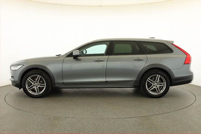 Volvo V90 (2017) Cross Country - fotka 3 z 20