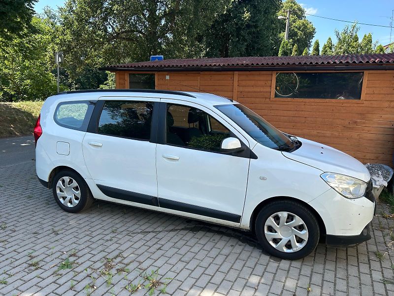 Dacia Lodgy (2014) 1.6 benzin, tazne, 60kW - fotka 2 z 9