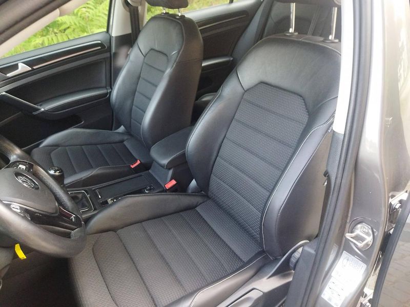 Volkswagen Golf (2016) VII. 1.2 TSI / 81 kW, GPS, - fotka 23 z 36