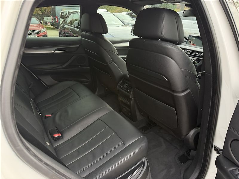 BMW X6 M50d Xdrive - fotka 27 z 30