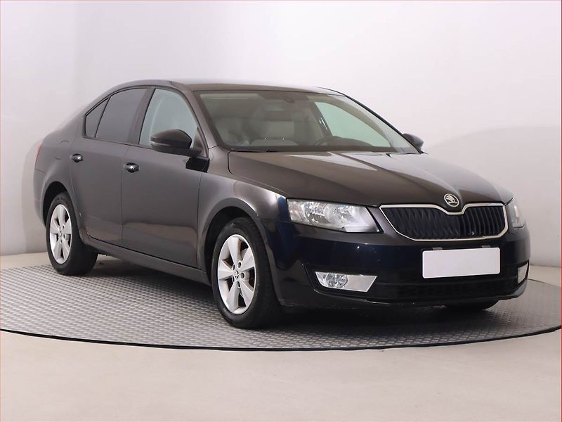 Škoda Octavia (2013) 1.6 TDI, Automat, Tempomat - fotografie inzerátu