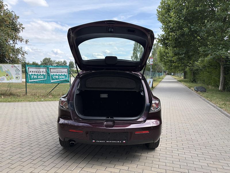 Mazda 3 1.6 Sport Active - fotka 17 z 29