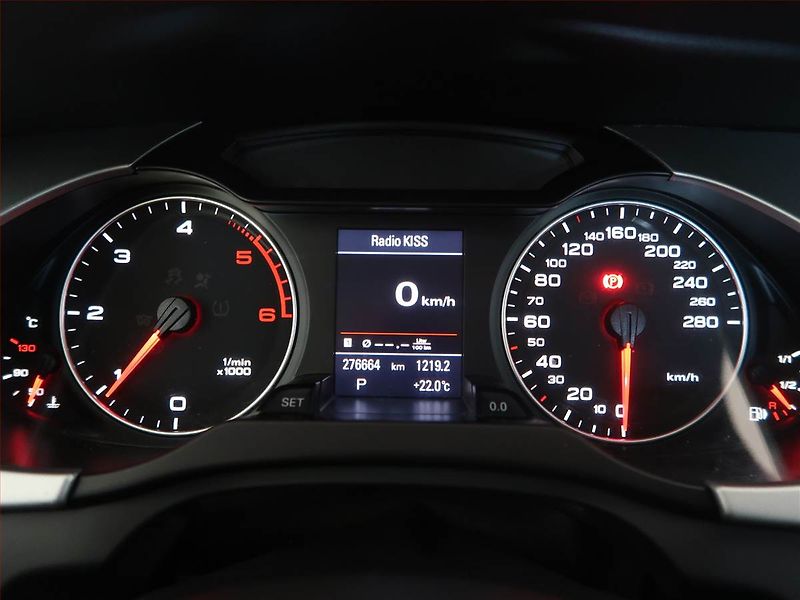Audi A4 (2010) 2.0 TDI, Automat, Serv.kniha - fotka 11 z 15