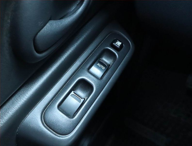 Suzuki Jimny (2009) 1.3 16V, 4X4 - fotka 14 z 16