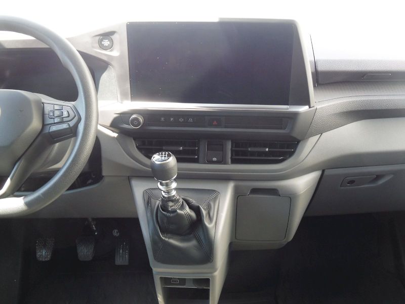 Volkswagen Caravelle (2026) DR 2,0 TDI 110kW - fotka 11 z 29