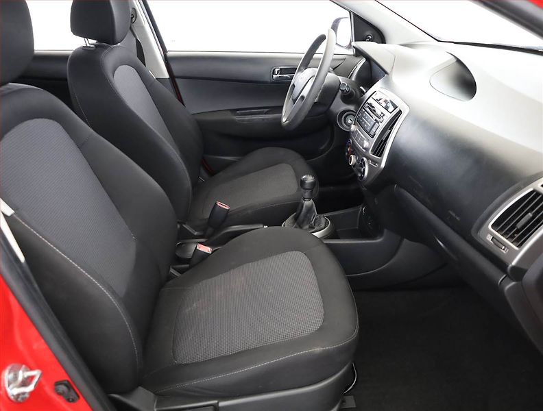 Hyundai i20 (2013) 1.2, nová STK, za skvělou cenu - fotka 7 z 11