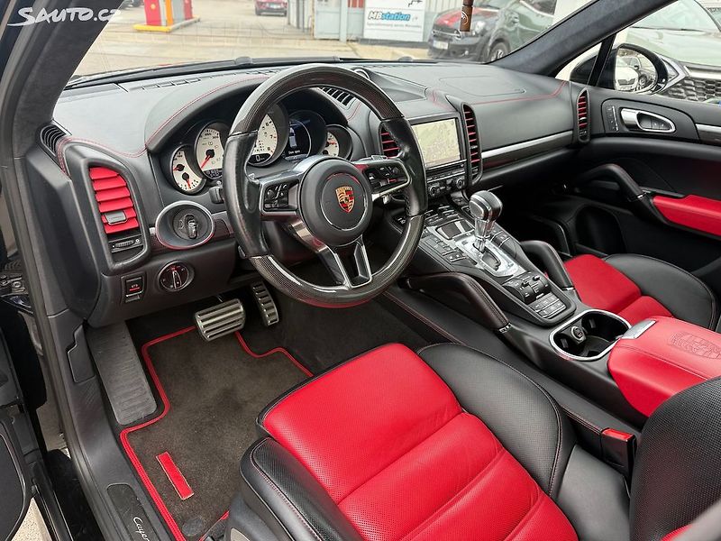 Porsche Cayenne Turbo S - fotka 19 z 44