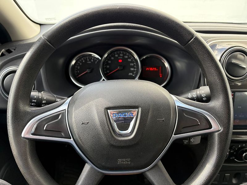 Dacia Logan 1.0, 54kW, Klima, Tažné - fotka 9 z 16