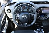 Toyota Yaris 1,5 HYBRID  ČR,A/T,SELECTION - náhled 10