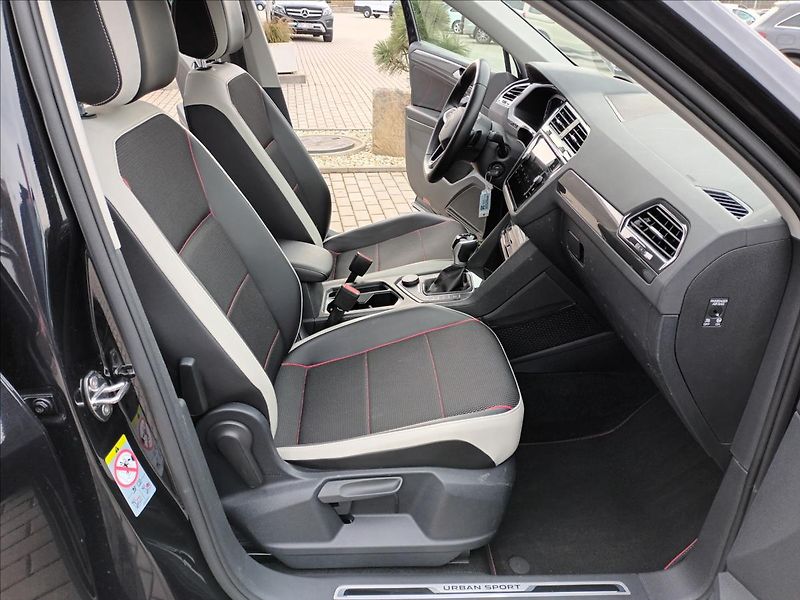 Volkswagen Tiguan 2,0 TDI,147KW,URBAN SPORT,4X4 - fotka 23 z 48