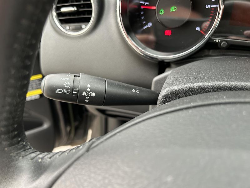 Peugeot 5008 1.6 HDI Allure - fotka 9 z 21