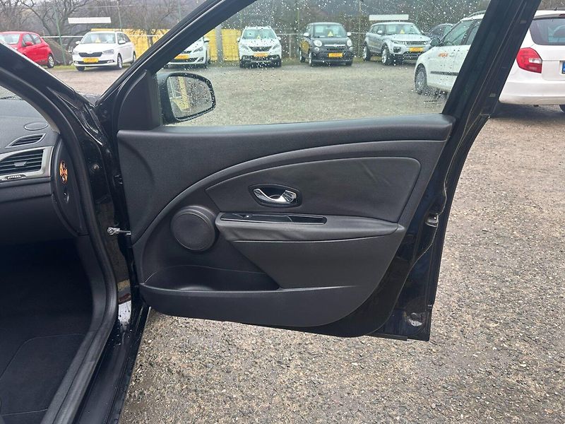 Renault Mégane III Sportour 1.5 DCi 81kW/Navi - fotka 25 z 34