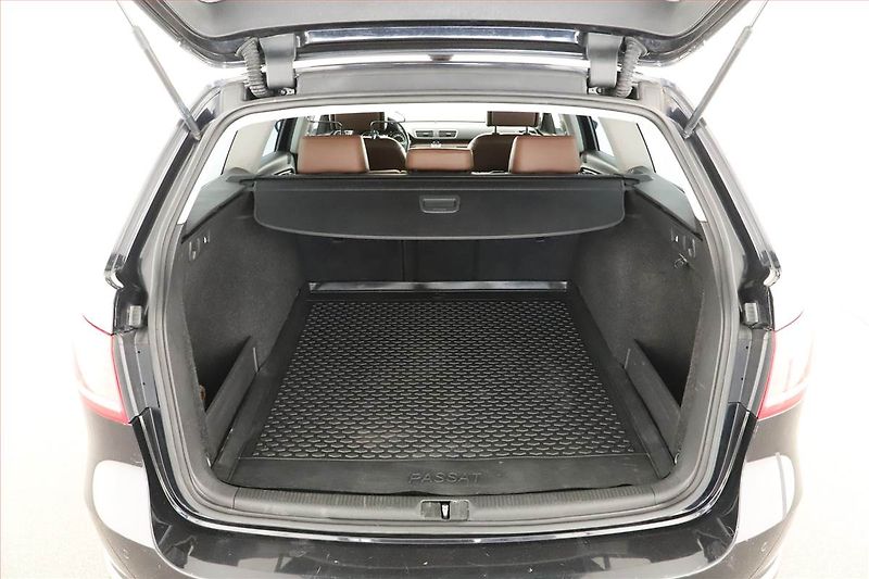 Volkswagen Passat (2012) 2.0 TDI, Automat, Xenony - fotka 15 z 15