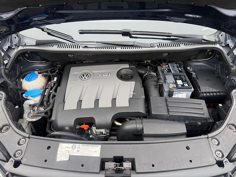 Volkswagen Touran 2.0 TDI DSG - fotka 13 z 13