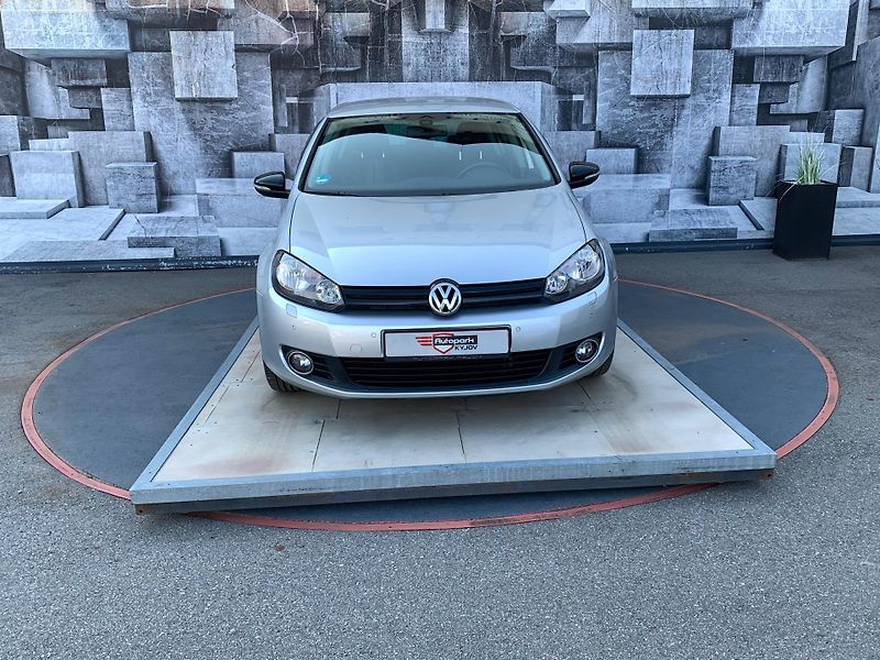 Volkswagen Golf (2012) 1.2TSi, 77KW, MATCH - fotka 2 z 21