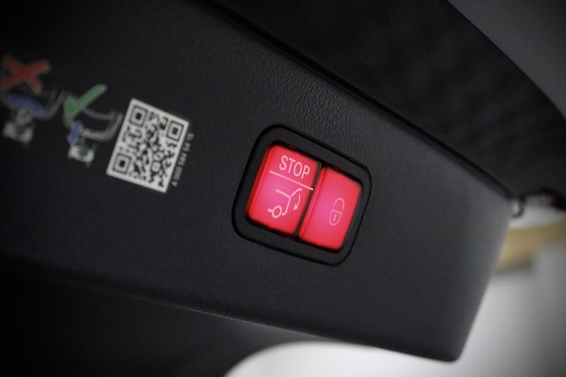 Mercedes-Benz EQS 450 4Matic AMG Line - fotka 36 z 36