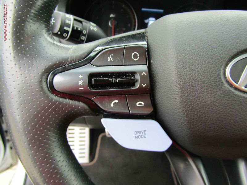 Hyundai i30 (2020) 2.0 i, serviska - fotka 15 z 20