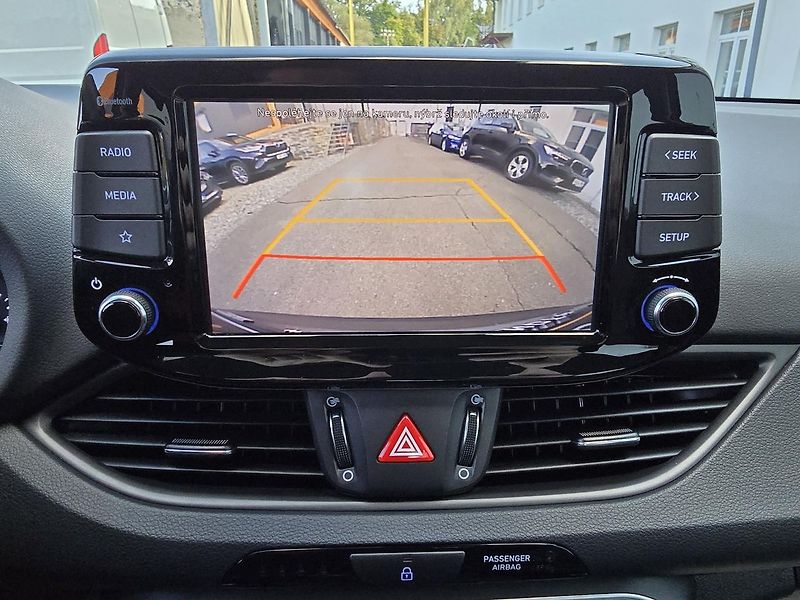 Hyundai i30 COMFORT / LED KAMERA NAVI - fotka 13 z 37